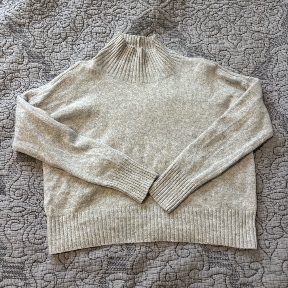 Free People 100% Cashmere Light Gray Women's Turtleneck Mockneck Sweater